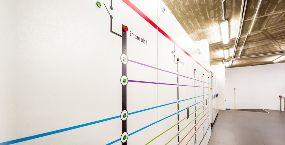 Real time emulation of electrical power networks, development and testing of control algorithms in energy systems