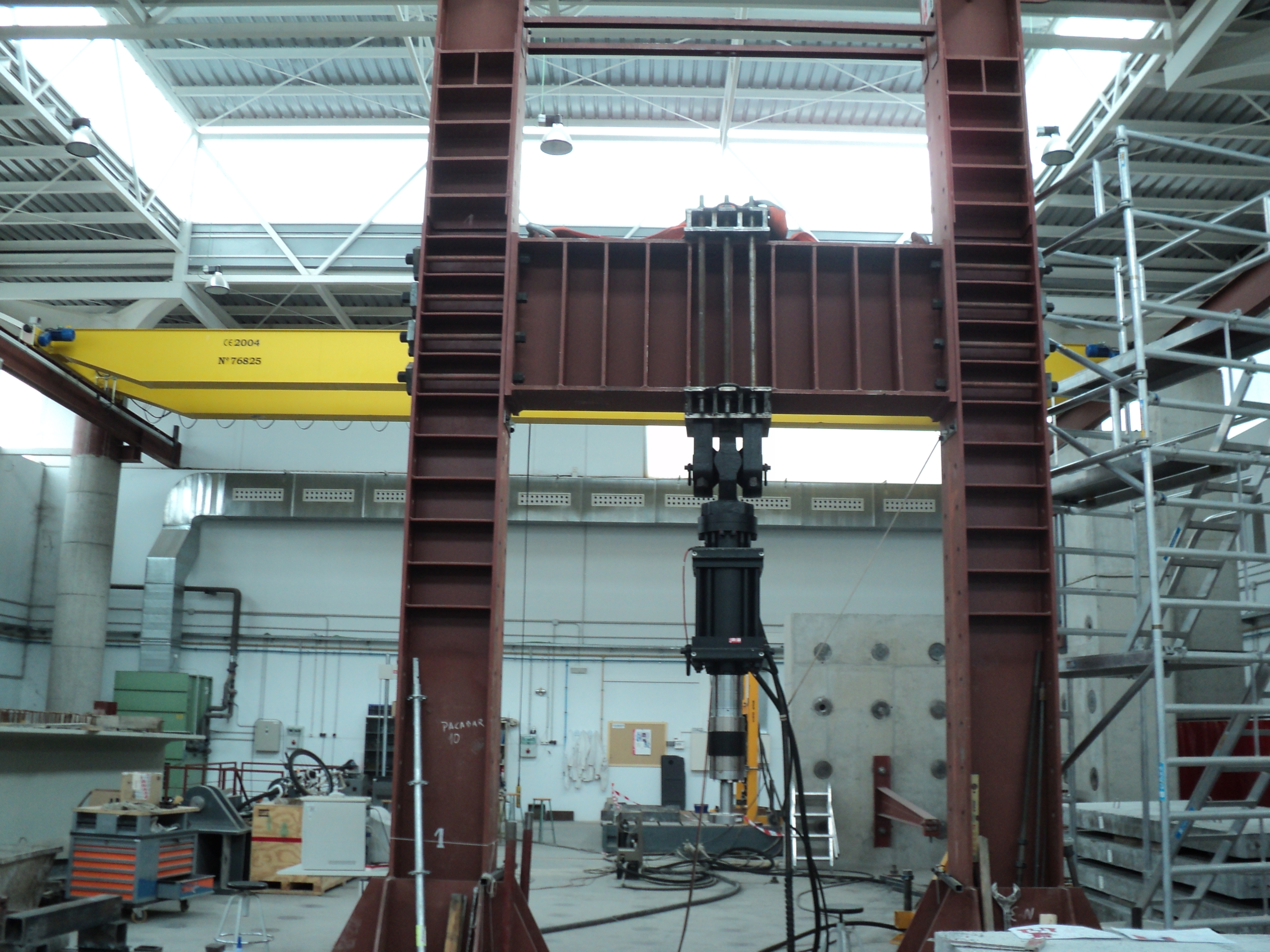 Large scale structural testing for civil engineering, energy industry and others, including static and dynamic testings