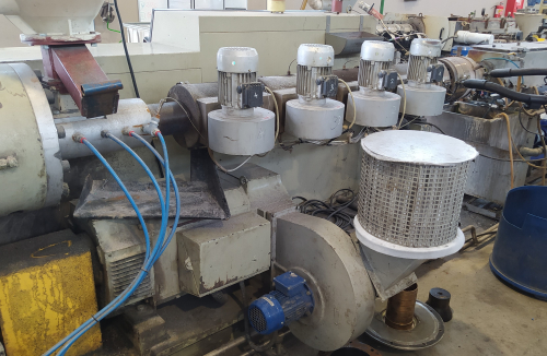 Seeking optimization of the plasticizing unit for HDPE and HMWHDPE recycling.